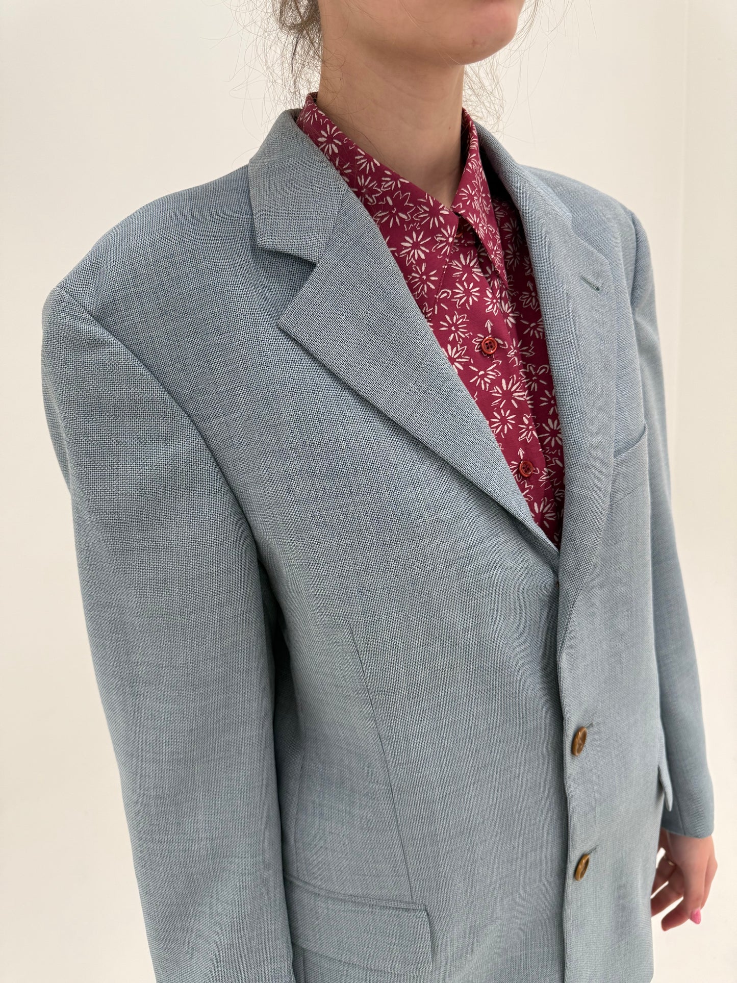 Sacou Hugo Boss baby blue din stofita de lana extrafina în croi actual