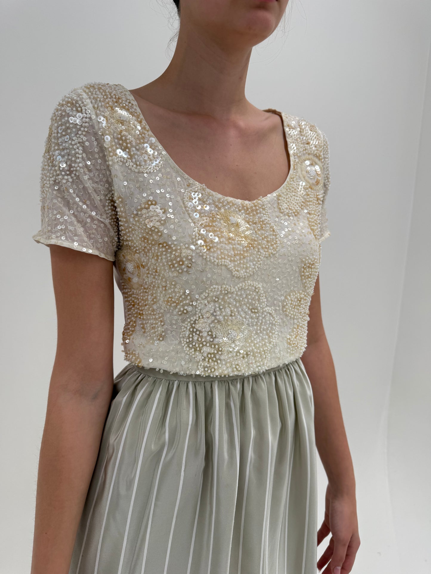 Top bijterie luxury Luisa Spagnoli cu aplicații manuale butter white și soft gold