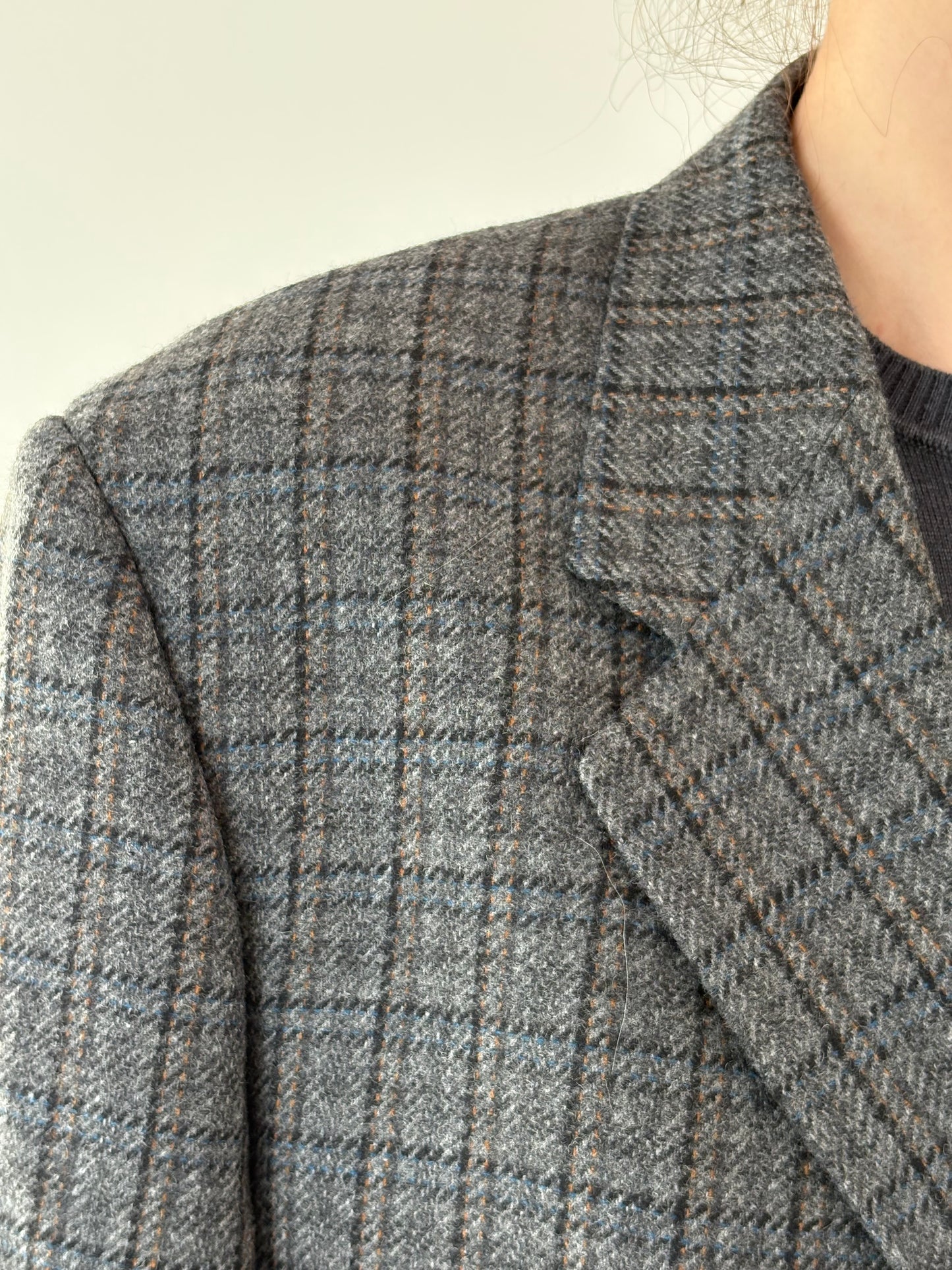 Sacou italian din tweed gros de lana în carouri și nuanțe neutre