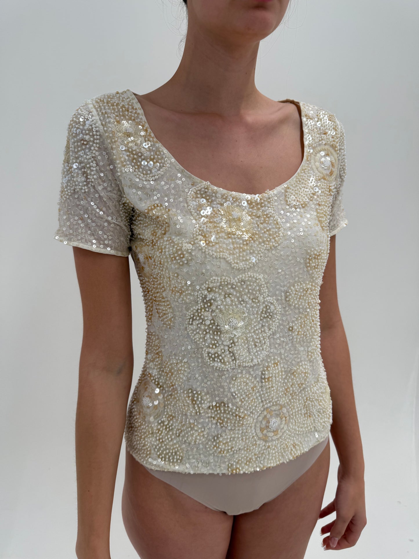 Top bijterie luxury Luisa Spagnoli cu aplicații manuale butter white și soft gold