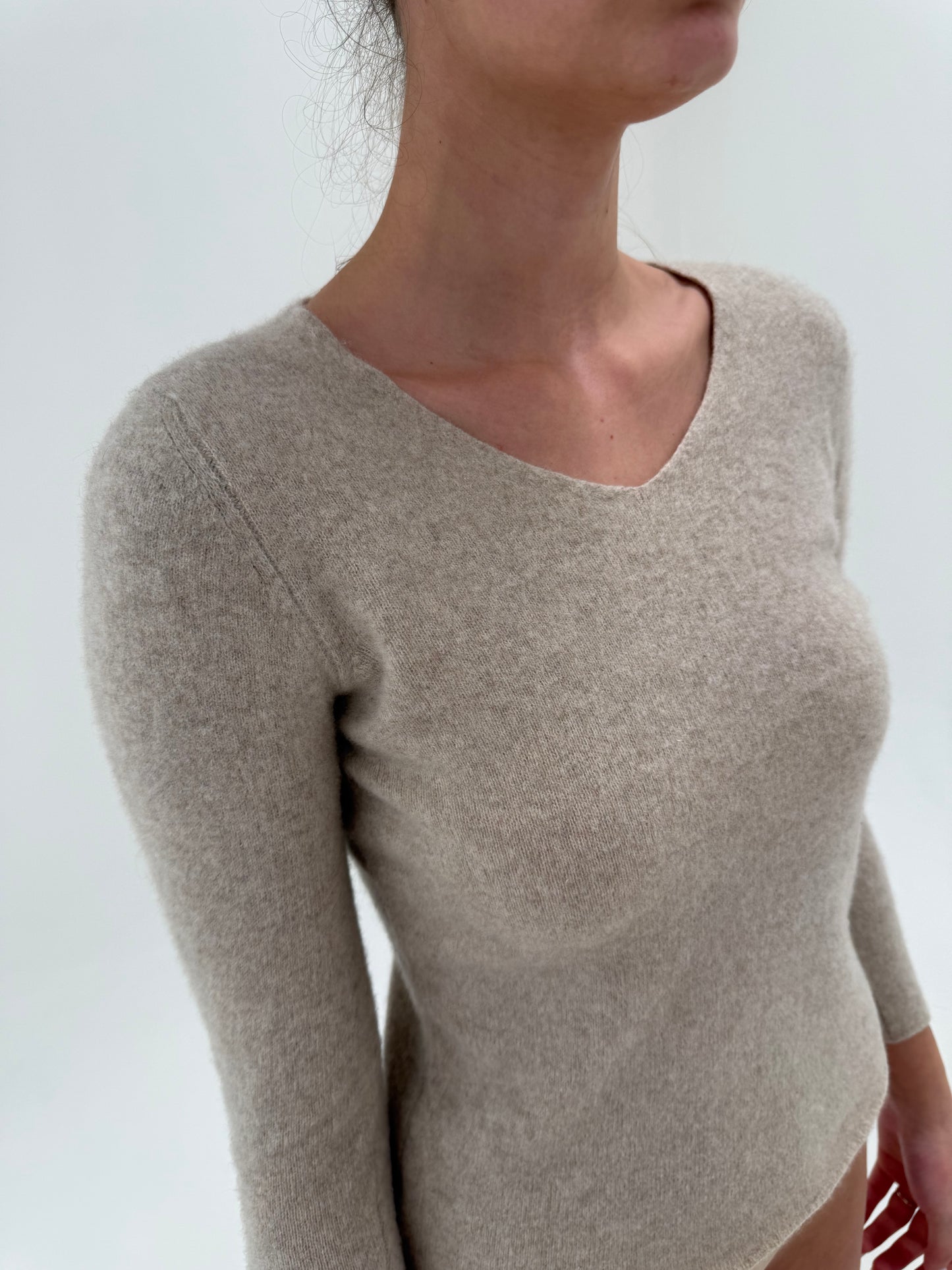 Pulover din cașmir nude high end italian cambrat petite