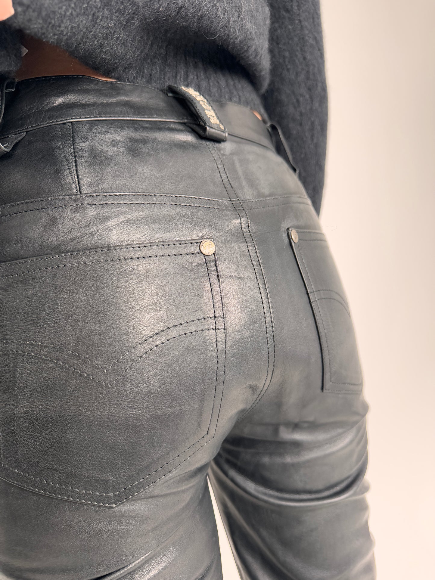 Pantaloni din piele naturală extrem de moale cu talie ultra inalta