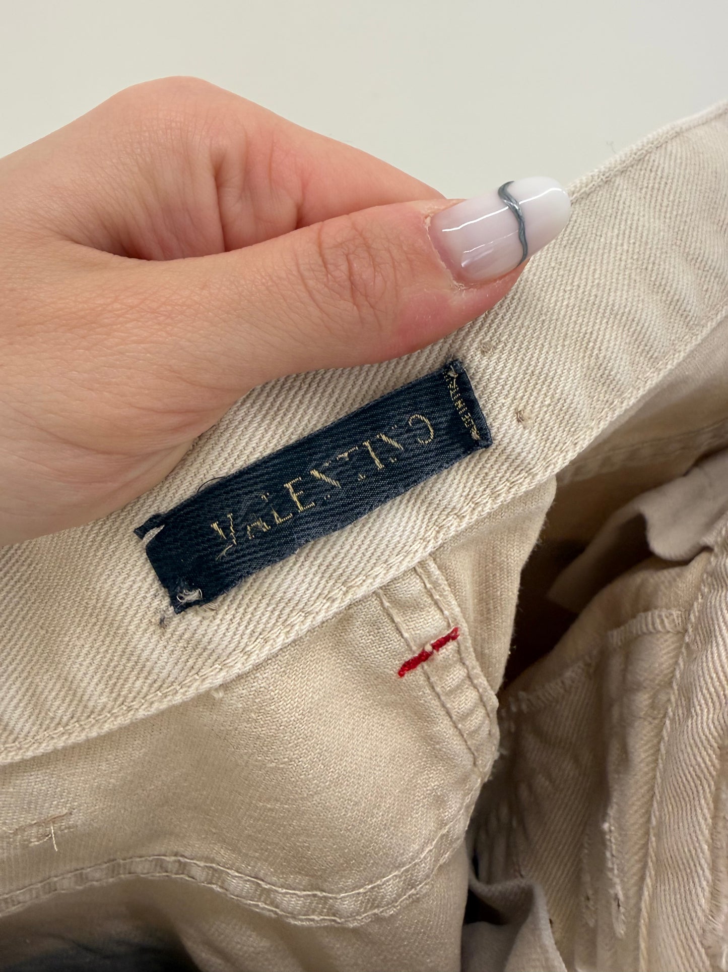 Jeans Valentino vintage luxury nude în croi super revenit în trend