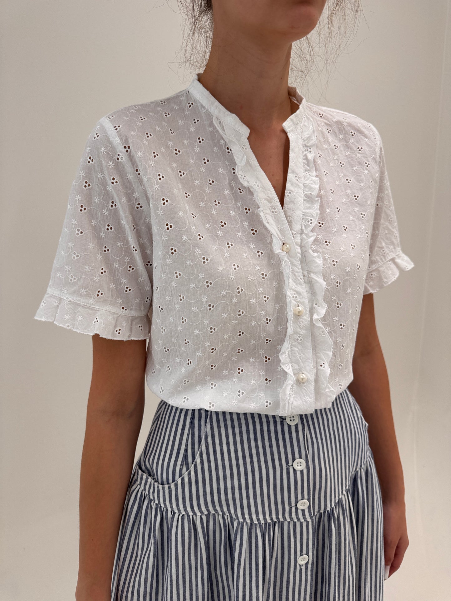 Cămașa italiana cu nasturi perlă integral broderie anglaise
