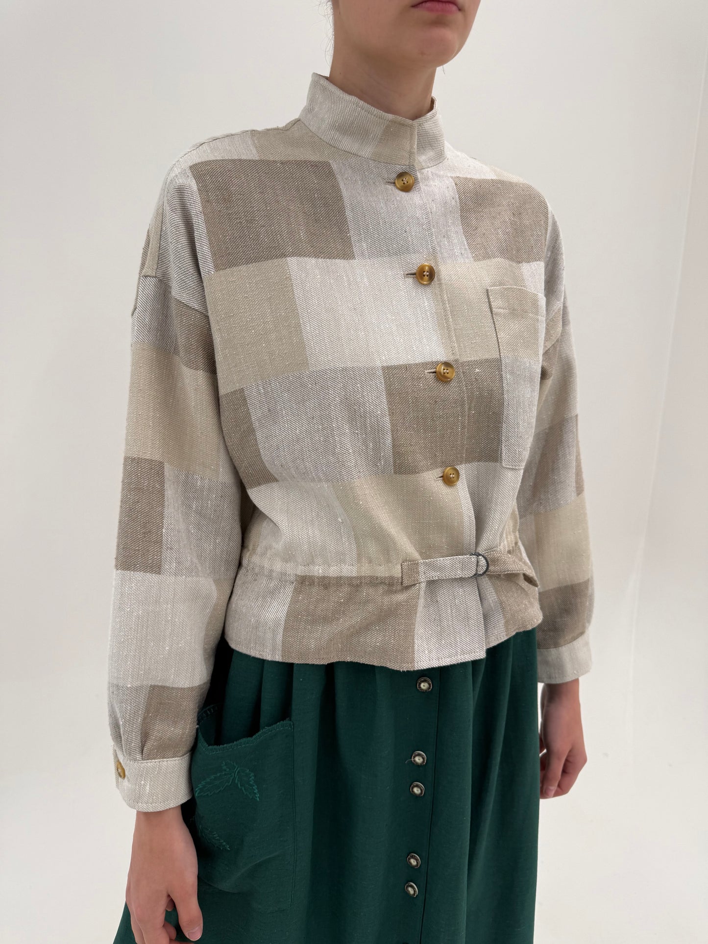 Jacheta vintage în croi retro modern din pânză de mătase naturală și in