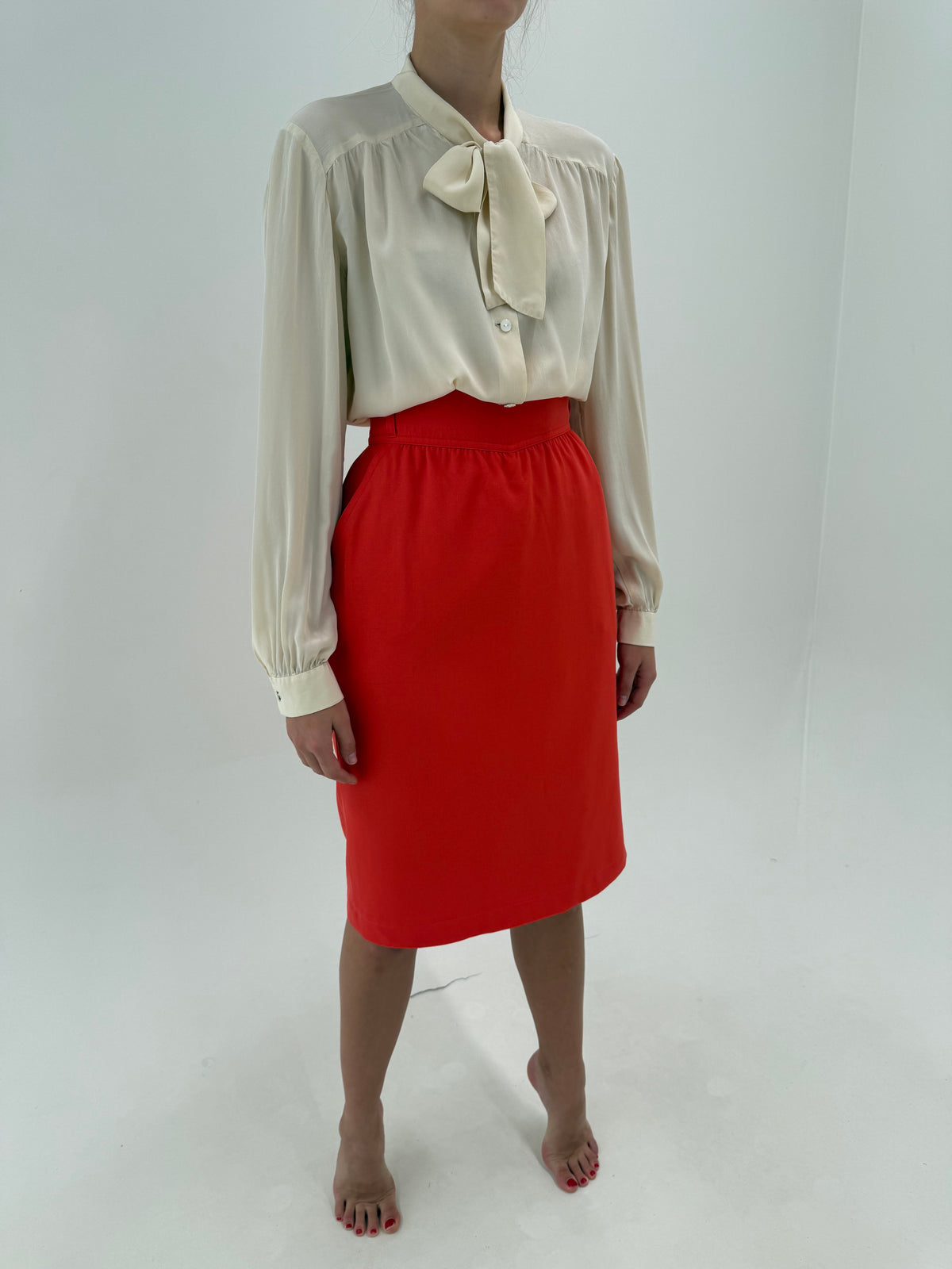 Fustă Escada coral red cu talie ultra marcată super înaltă și buzunare din lana extrafina
