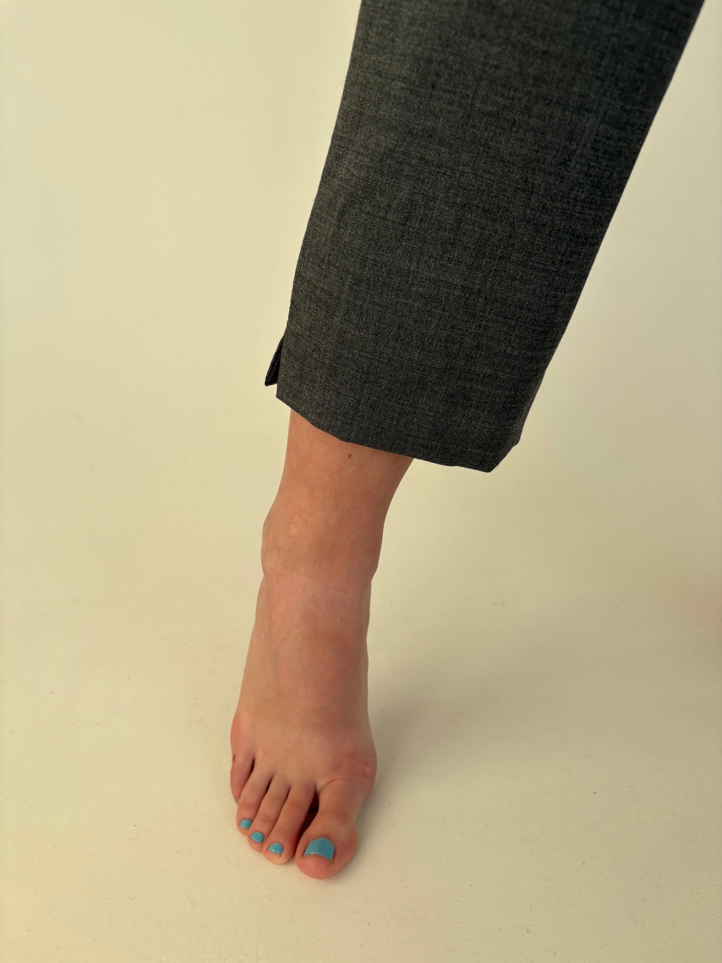 Pantaloni țigaretă italienești din lana extrafina