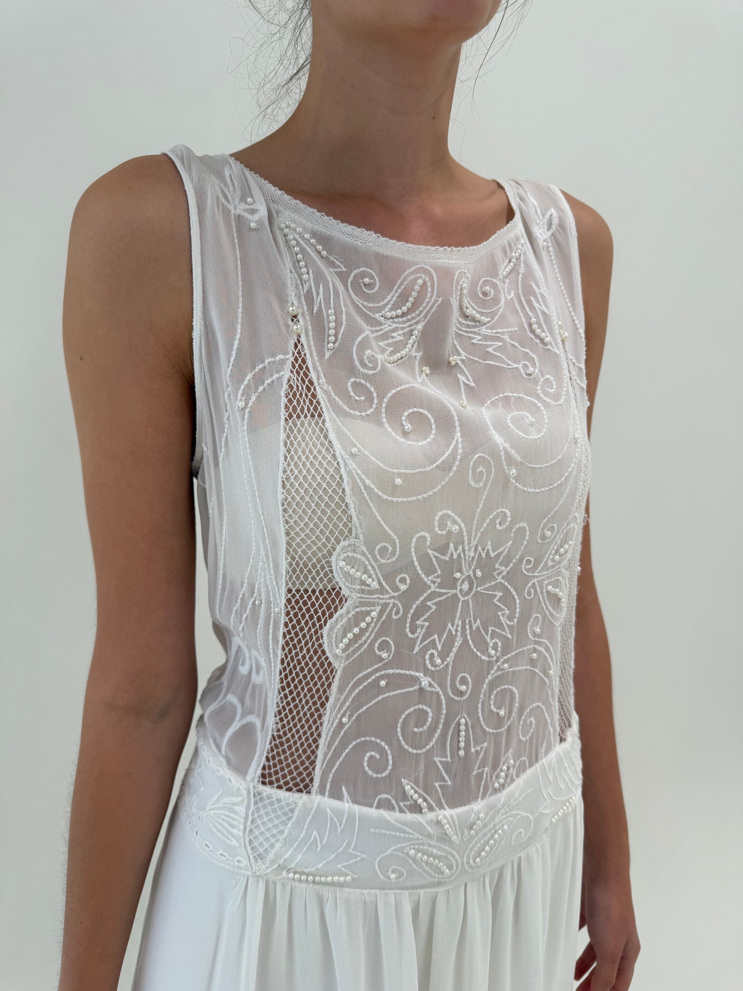 Rochie maxi cu broderie și aplicații manuale de inspirație de ani 20 Gatsby