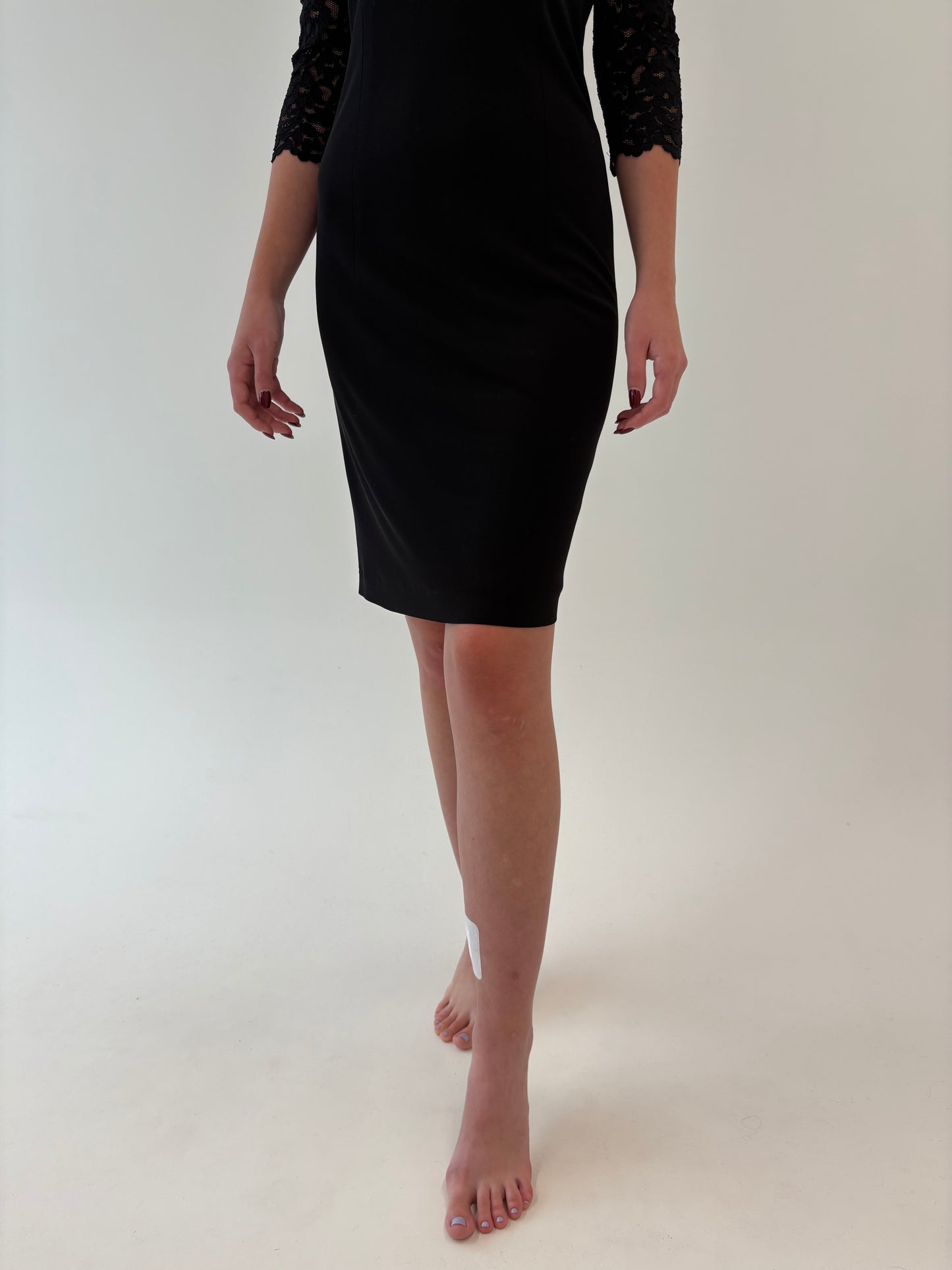 LBD luxury Madeleine cu decolteu inima și inserții de dantelă