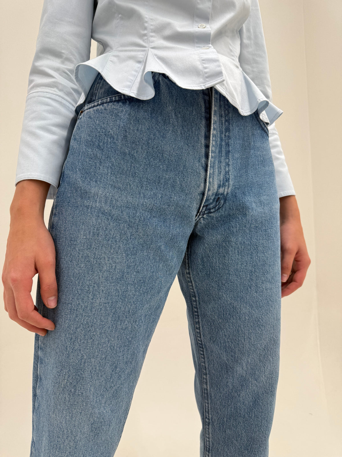 Jeans Valentino vintage din denim gros clasic wash cu talie ultra înaltă mom fit