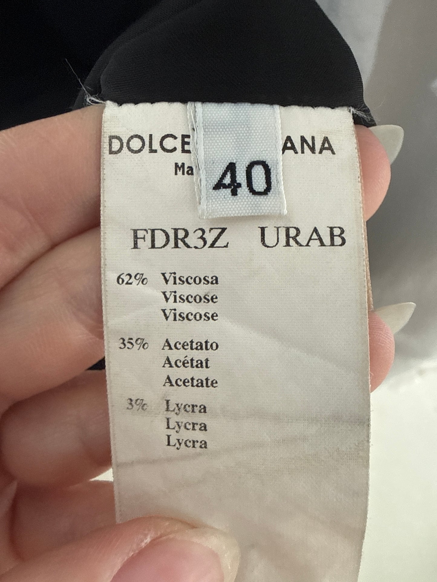 Rochie Dolce&Gabbana neagră ultra modelatoare în croi specific brandului