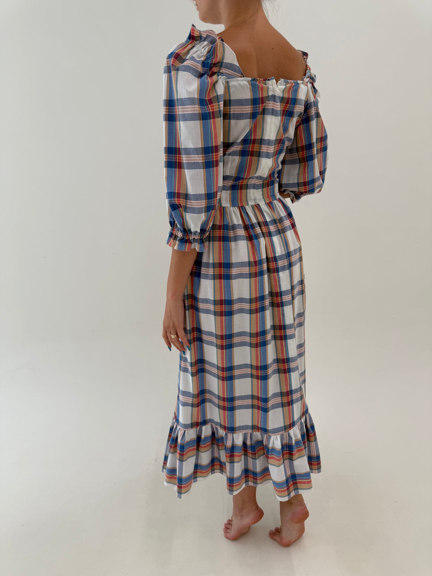 Rochie vintage din panzica de bumbac cu corsaj și decolteu elastic cu umeri bufanți
