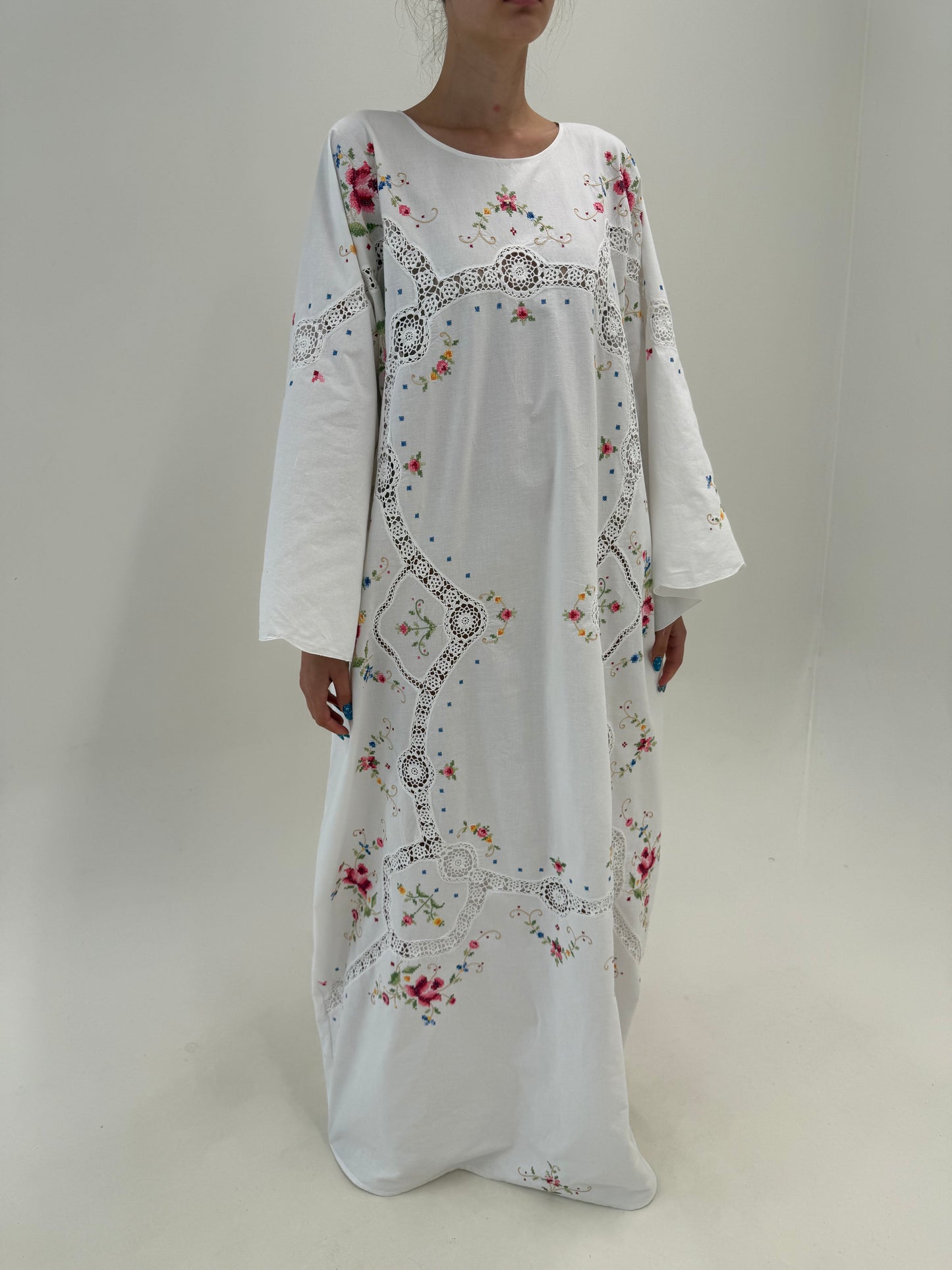 Kaftan tall bijuterie cu broderie manuală excepțională colorată și macrame lucrat manual