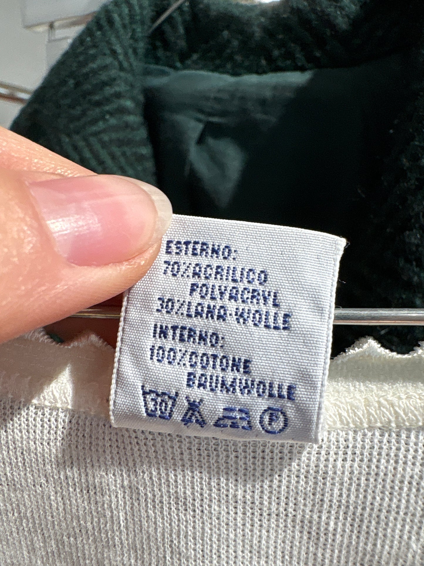 Top italian tip furou cambrat din lana irestringibila și interior dublat cu bumbac