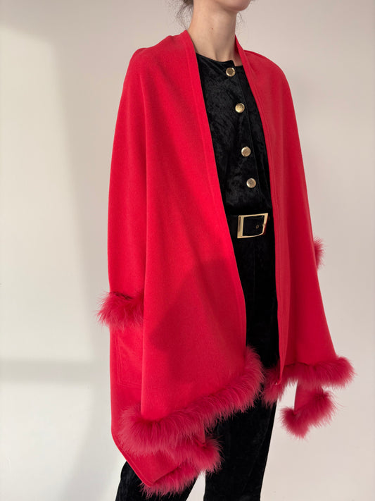 Capa rasberry red din stofă de lana extrafina cu pene naturale