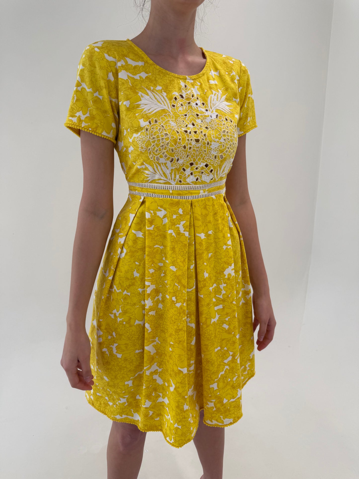 Rochie italiană din bumbac ultra confort cu broderie anglaise și talie marcată
