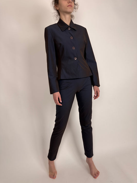 Costum din 3 piese în croi minimalist ușor perlat strech
