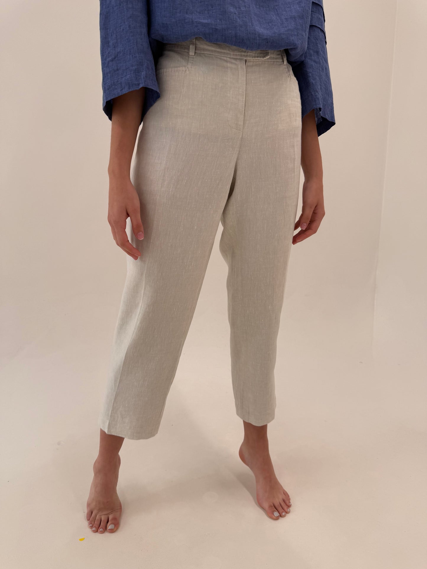 Pantaloni sand nude din in în croi clasic