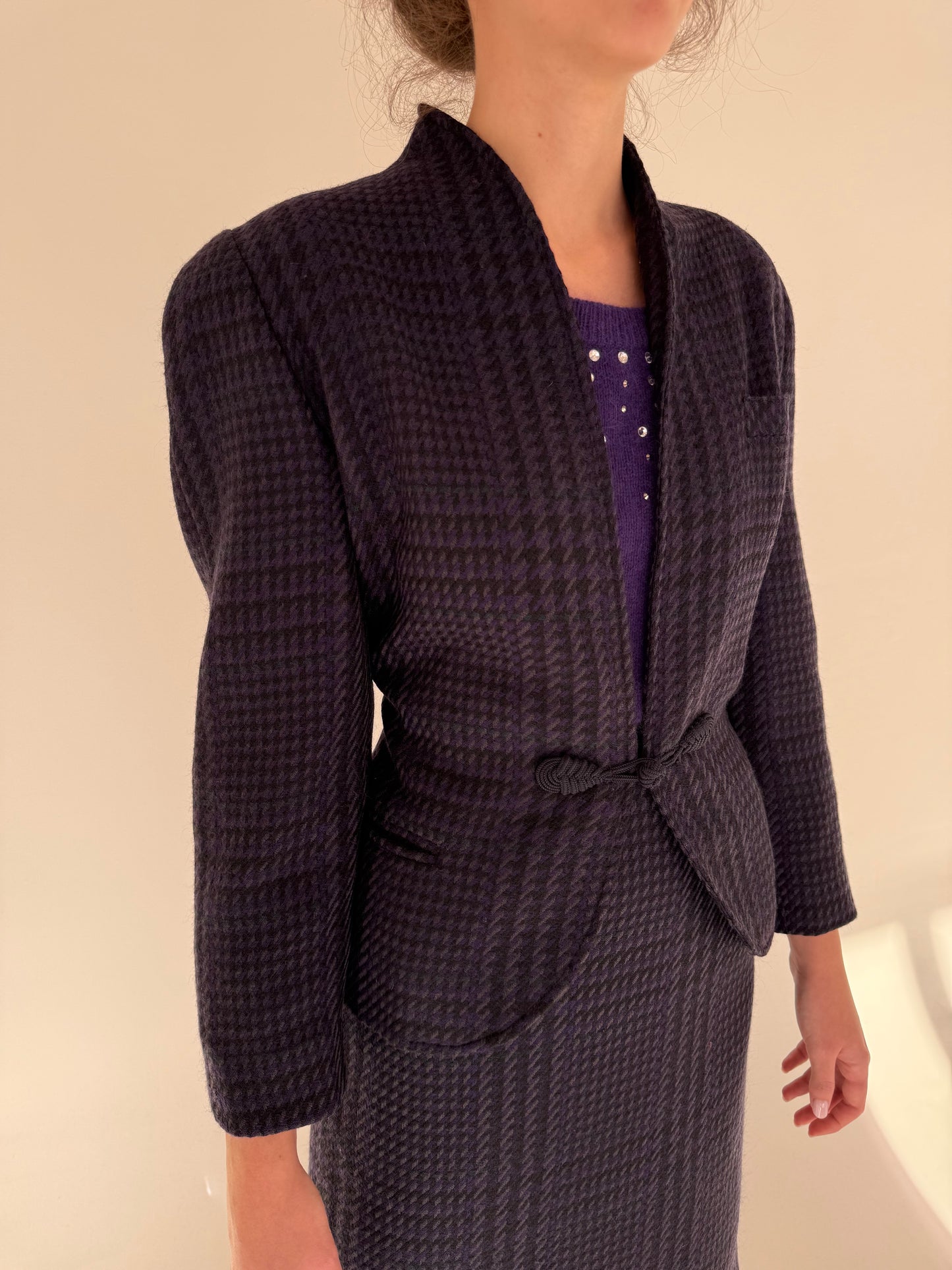 Set vintage din Tartan de lana pied du coq aubergine cu sacou cambrat