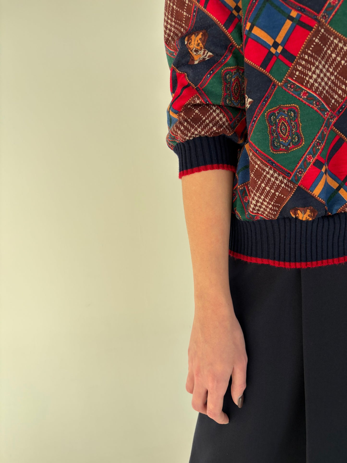 Bluză vintage petite italiană din lana extrafina cu print