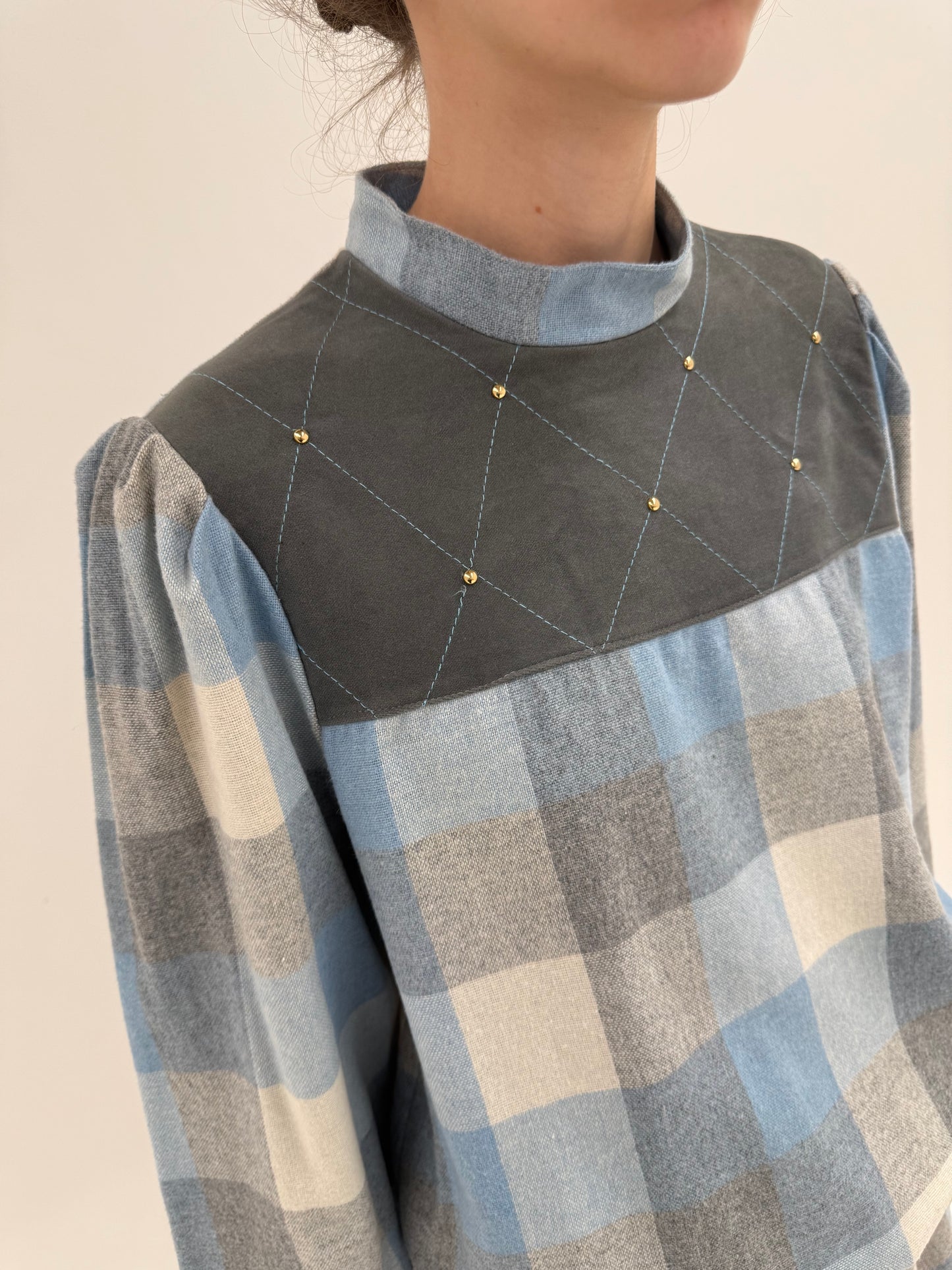 Rochie vintage cu talie reglabilă din stofă de lana extrafina în culori pudrate