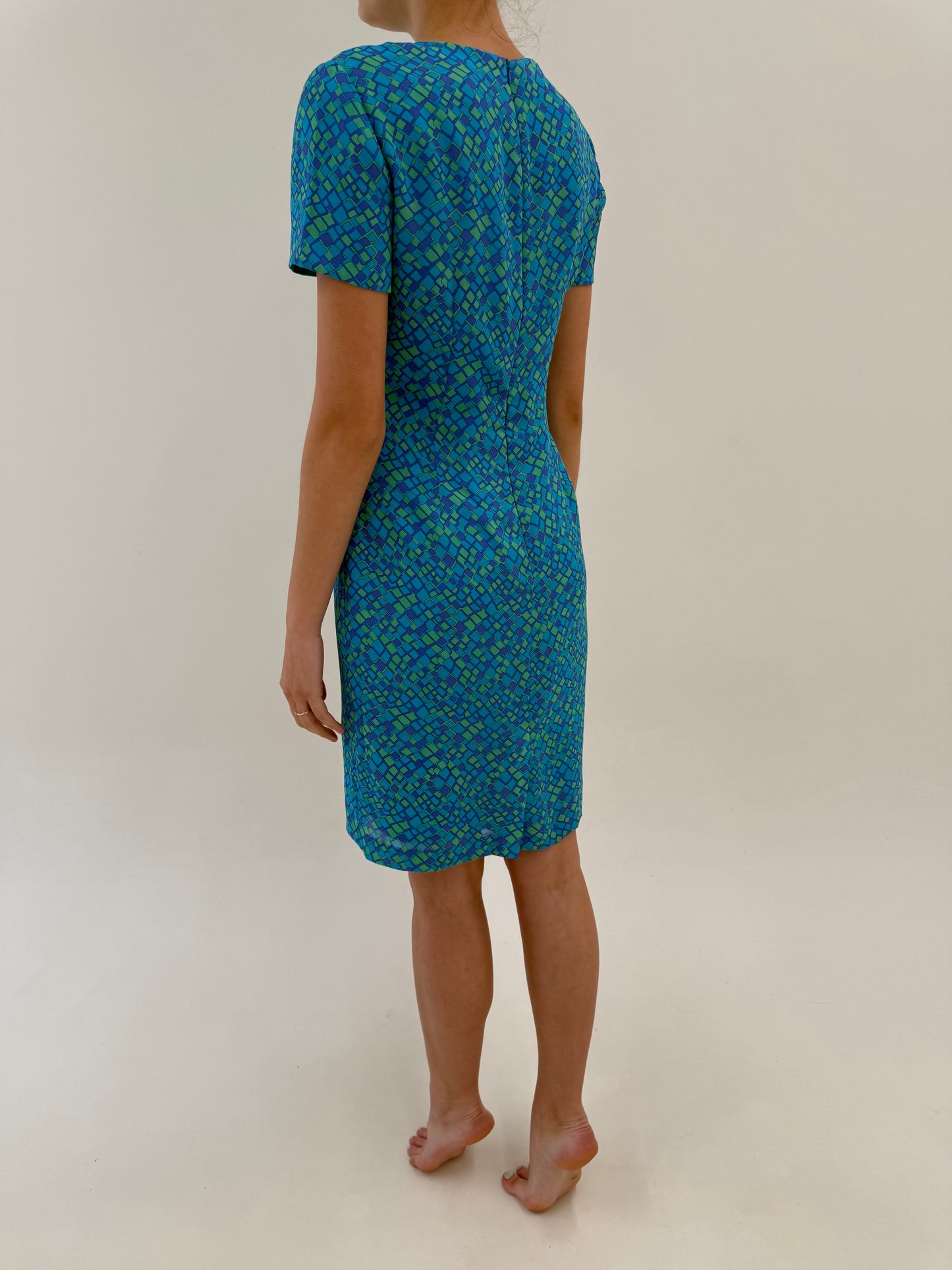 Rochie vintage cu print în stil Pucci cu fronseu în talie și culori superbe