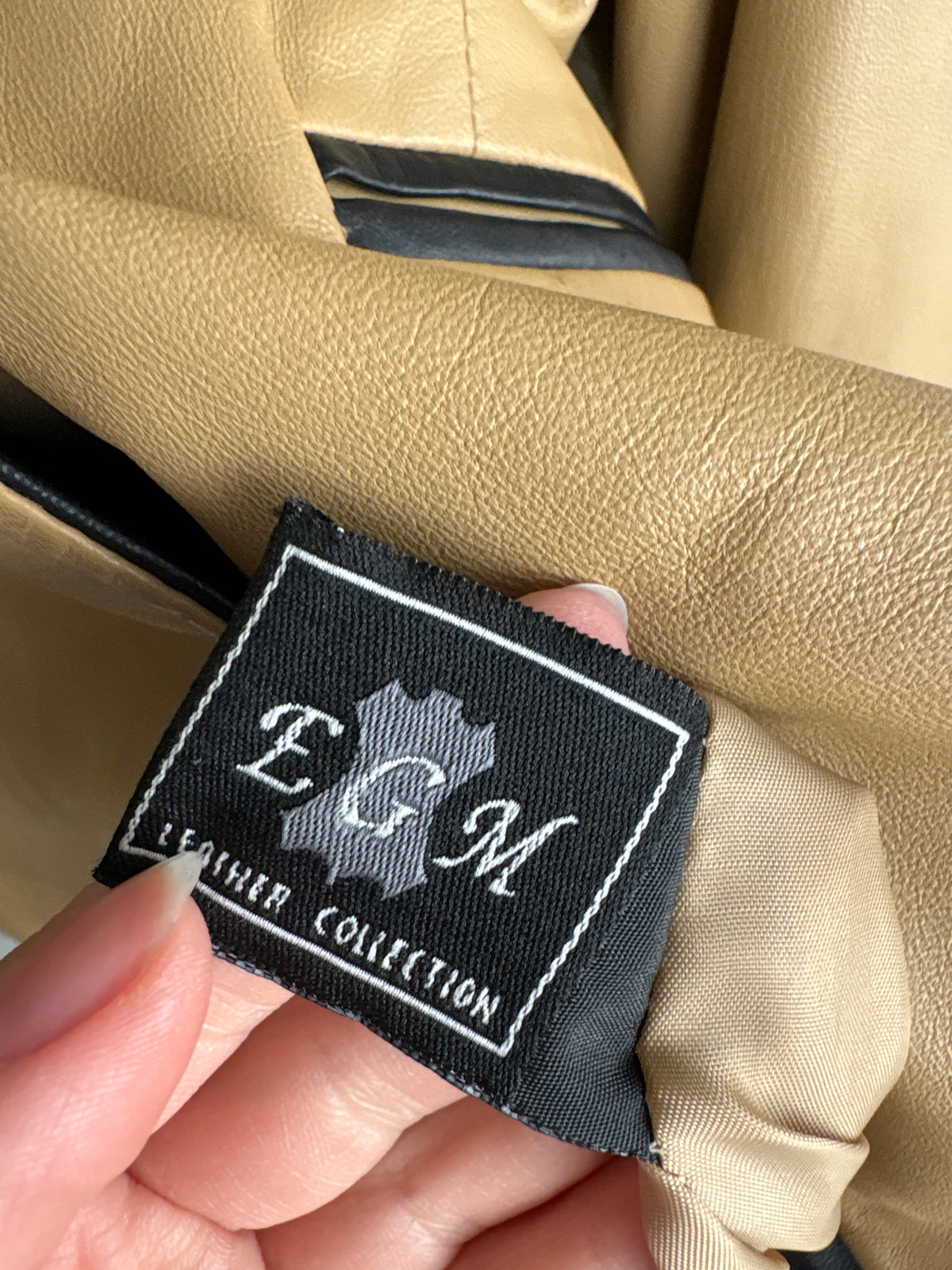 Sacou camel cambrat din piele naturală extra moale