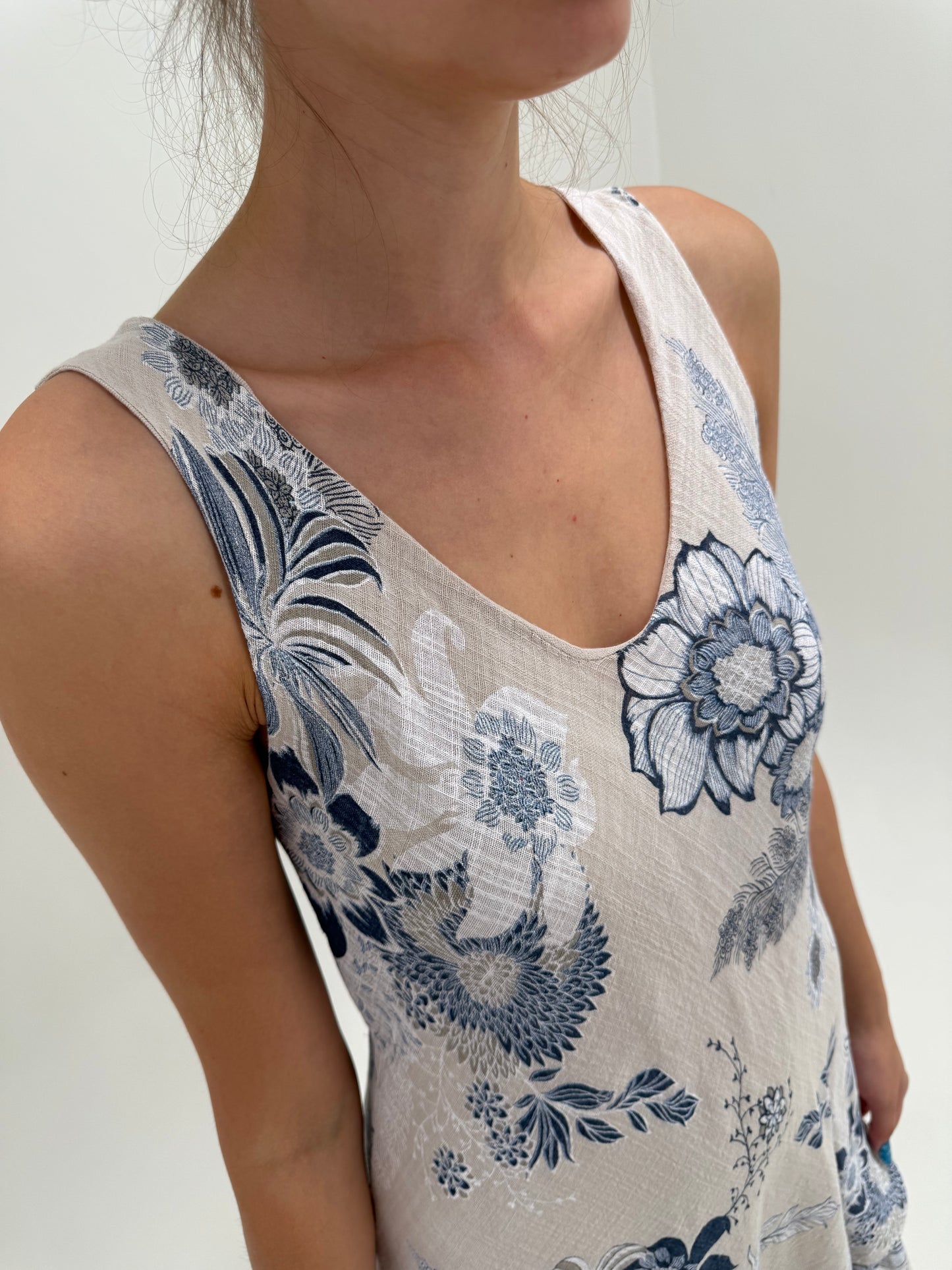 Rochie light nude din in moale și bumbac în bie cu print Navy delicat