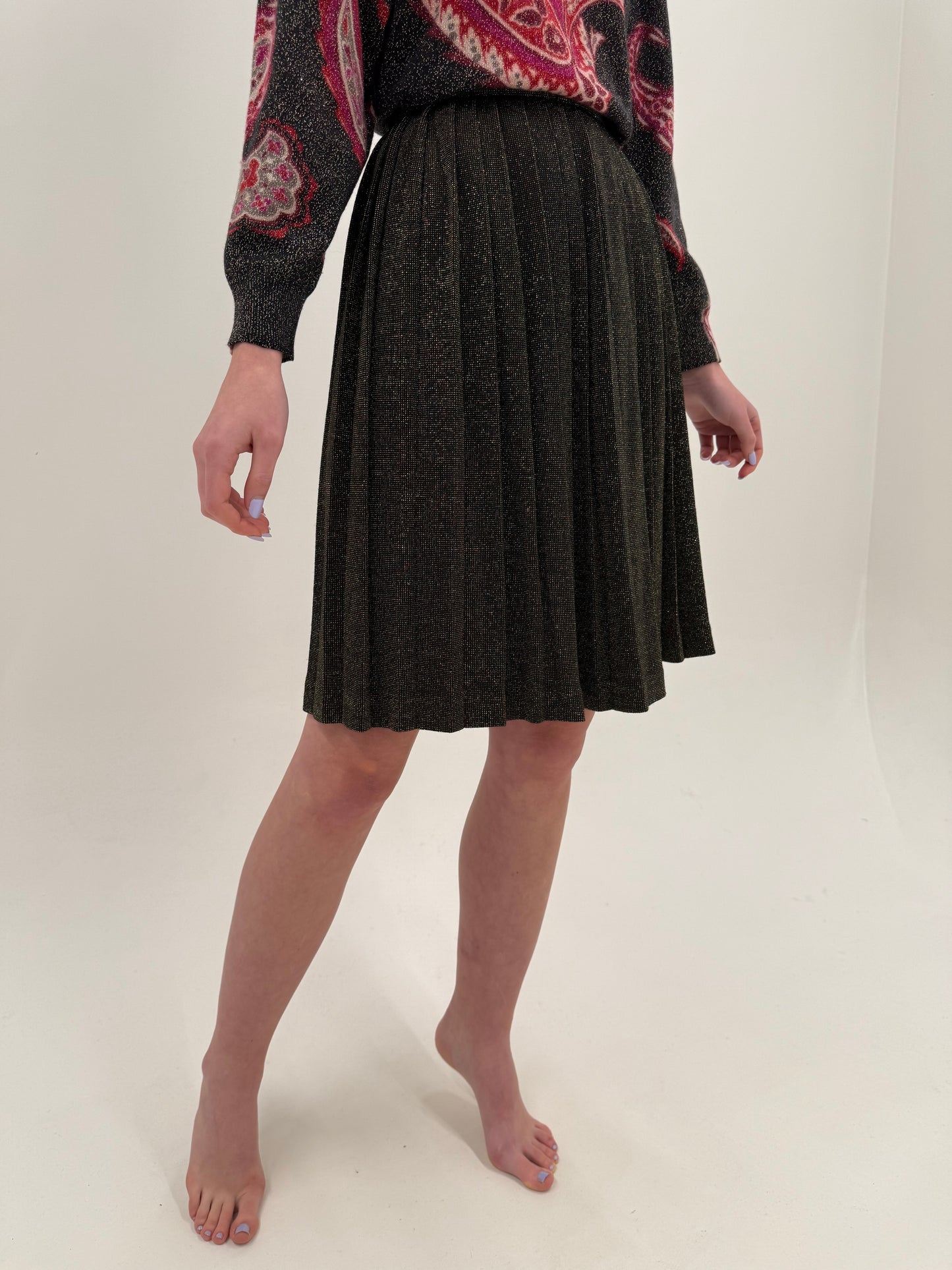 Fustă vintage plisată neagră din tricot de lana extrafina cu lurex auriu de la zi la seară