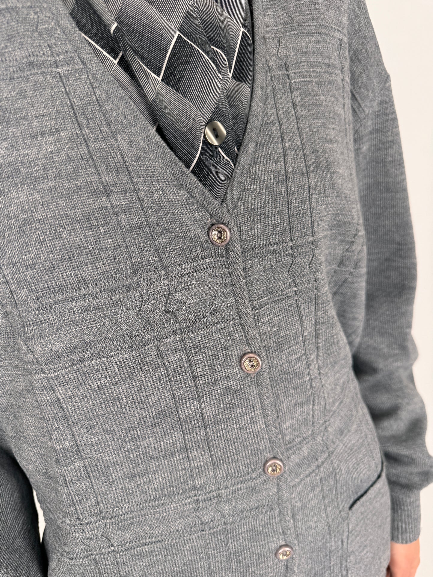 Cardigan Cloud gray din lana merino extrafina de gramaj mare