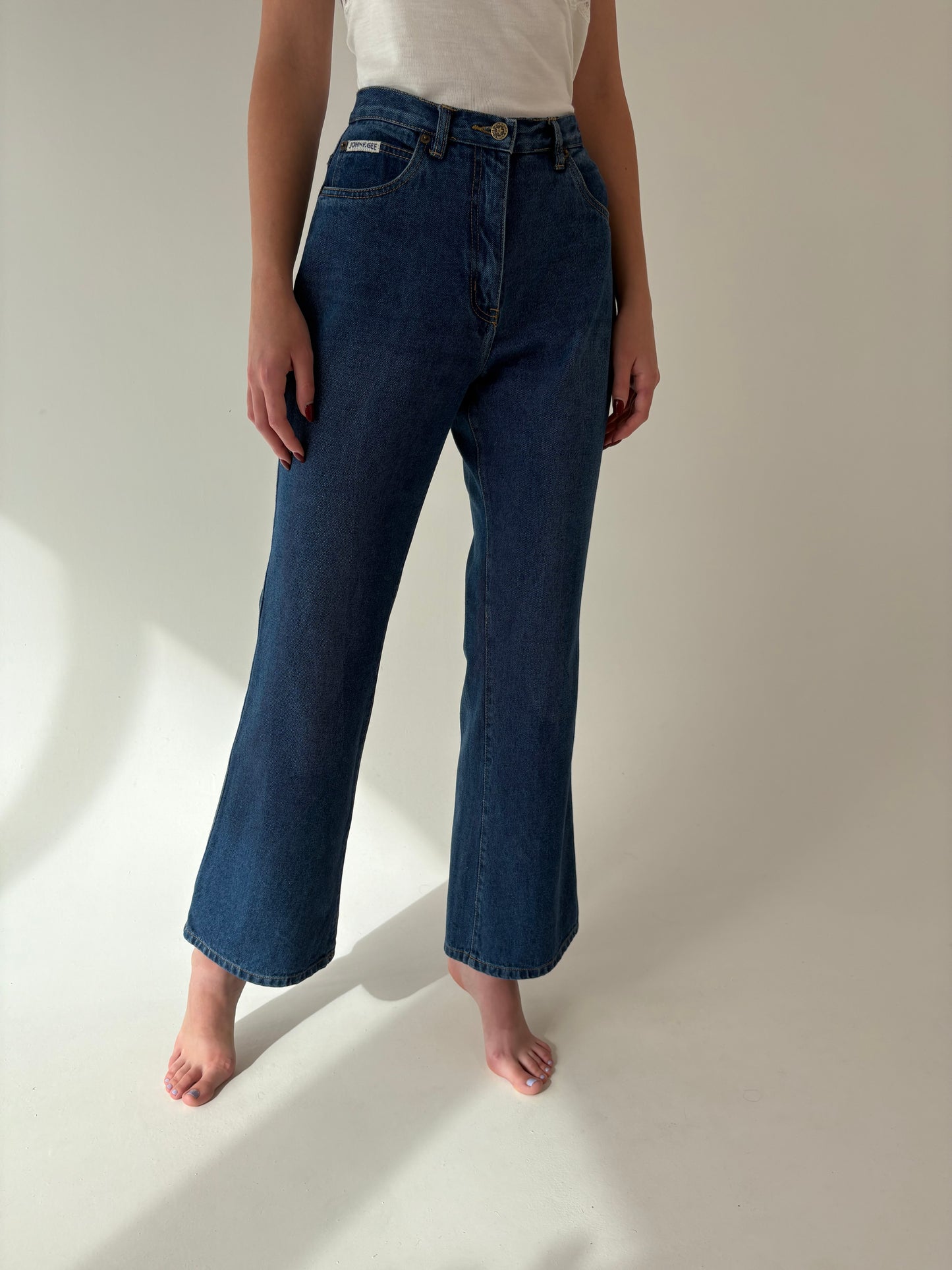 Jeans vintage dark wash evazați cu talie înaltă