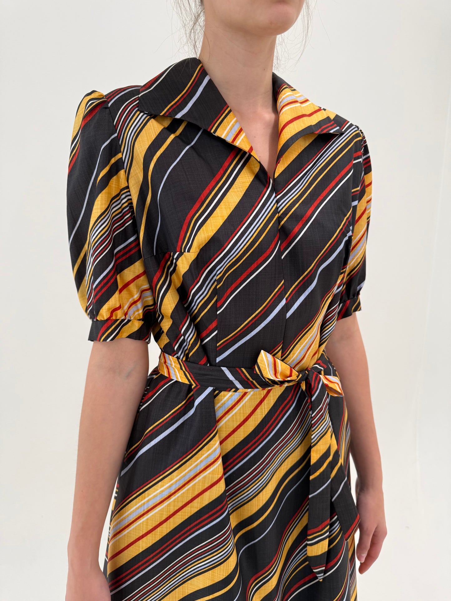 Rochie vintage în dungi din panzica de mătase naturală cu talie reglabilă