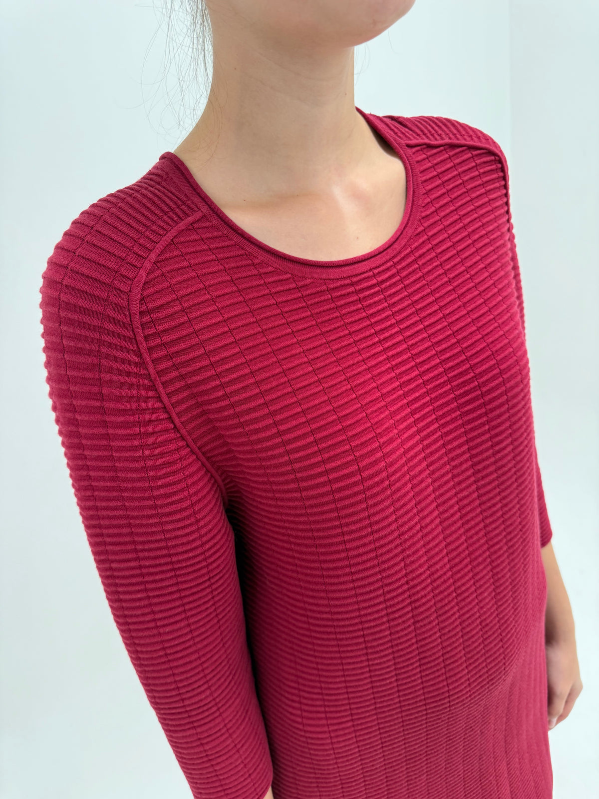 Rochie Lacoste raspberry red din tricot dens plin ribbed ultra confort structurat