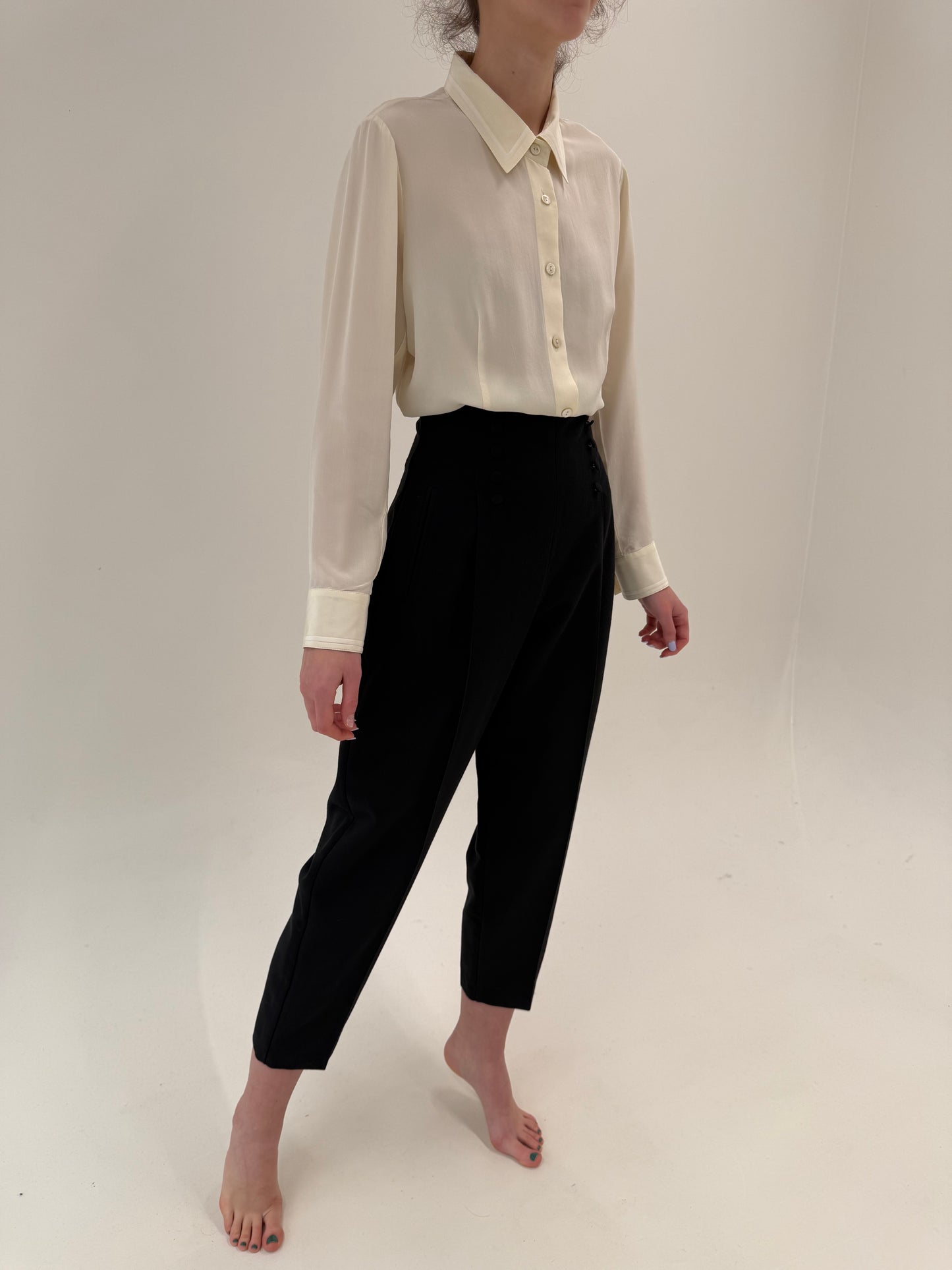 Pantaloni vintage negri de ceremonie cu pense și talie extrem de înaltă