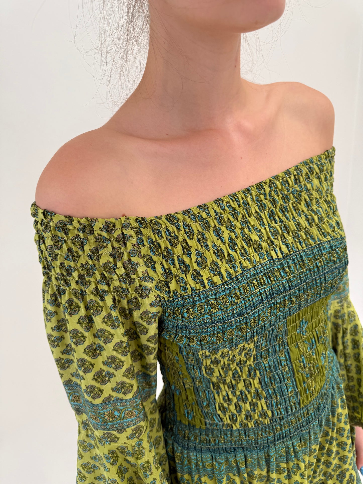 Rochie boho din 70% mătase naturală în nuanțe superbe cu mâneci evazate