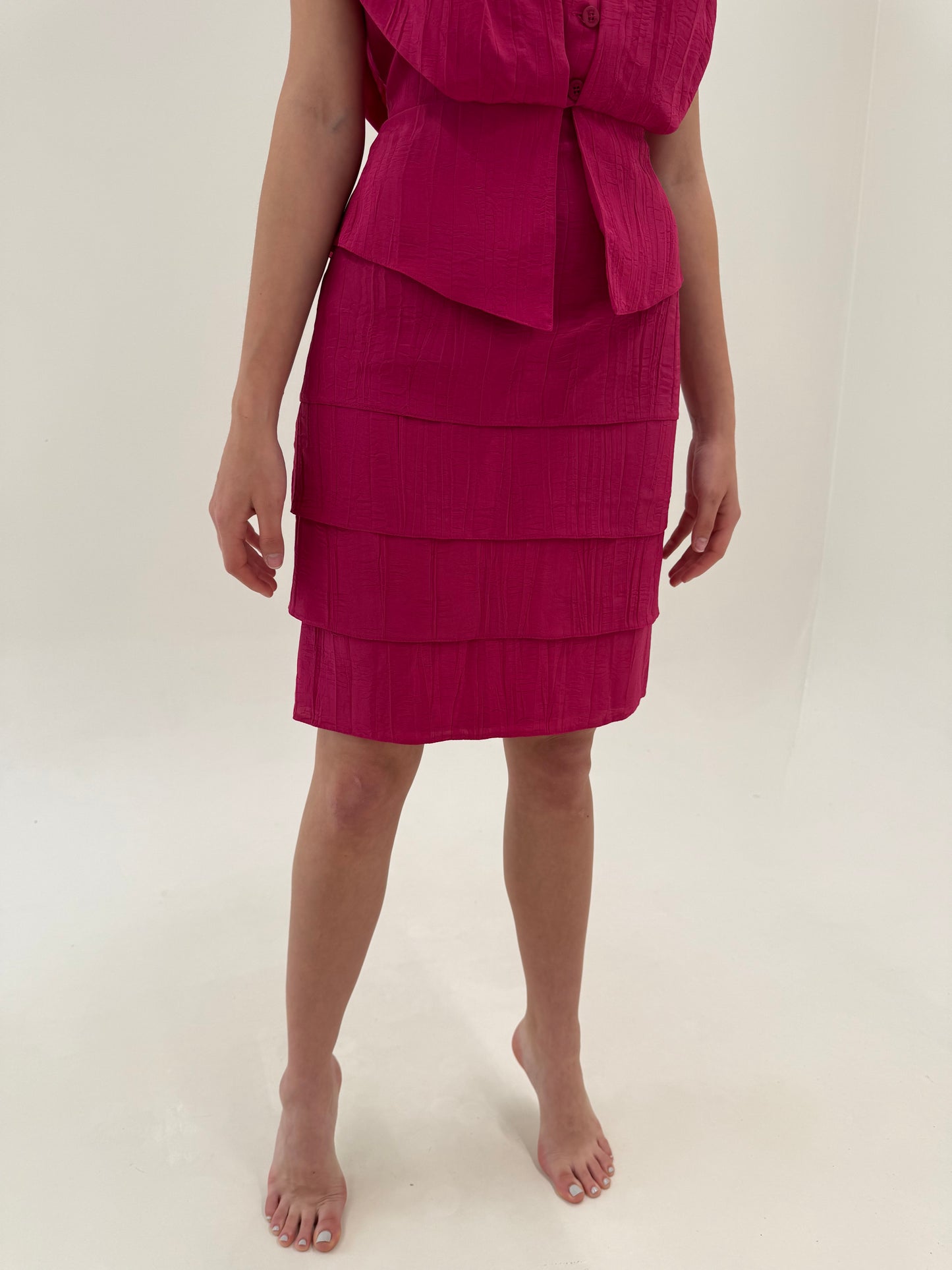 Set vintage în croi elaborat fucsia cu talie ultra marcată și fustă în petale