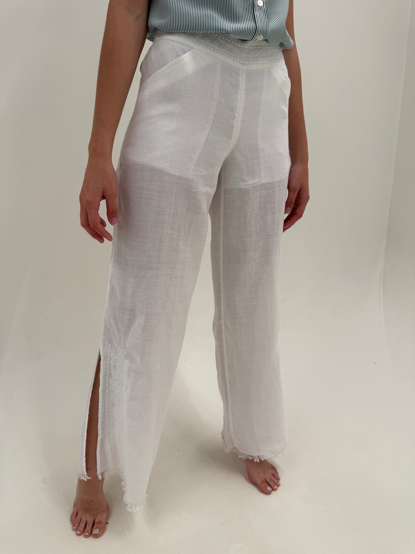 Pantaloni palazzo tall din in premium in croi chic cu broderie manuală excepțională