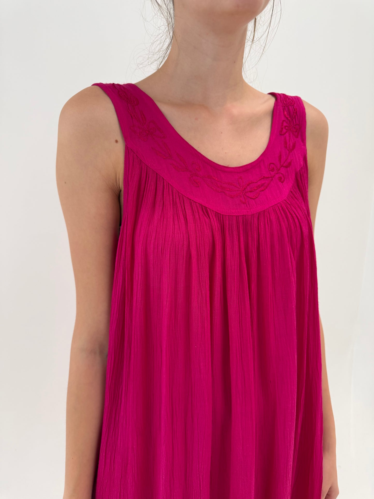 Rochie maxi fucsia suoee vaporoasă din creppe de bumbac ultra confort