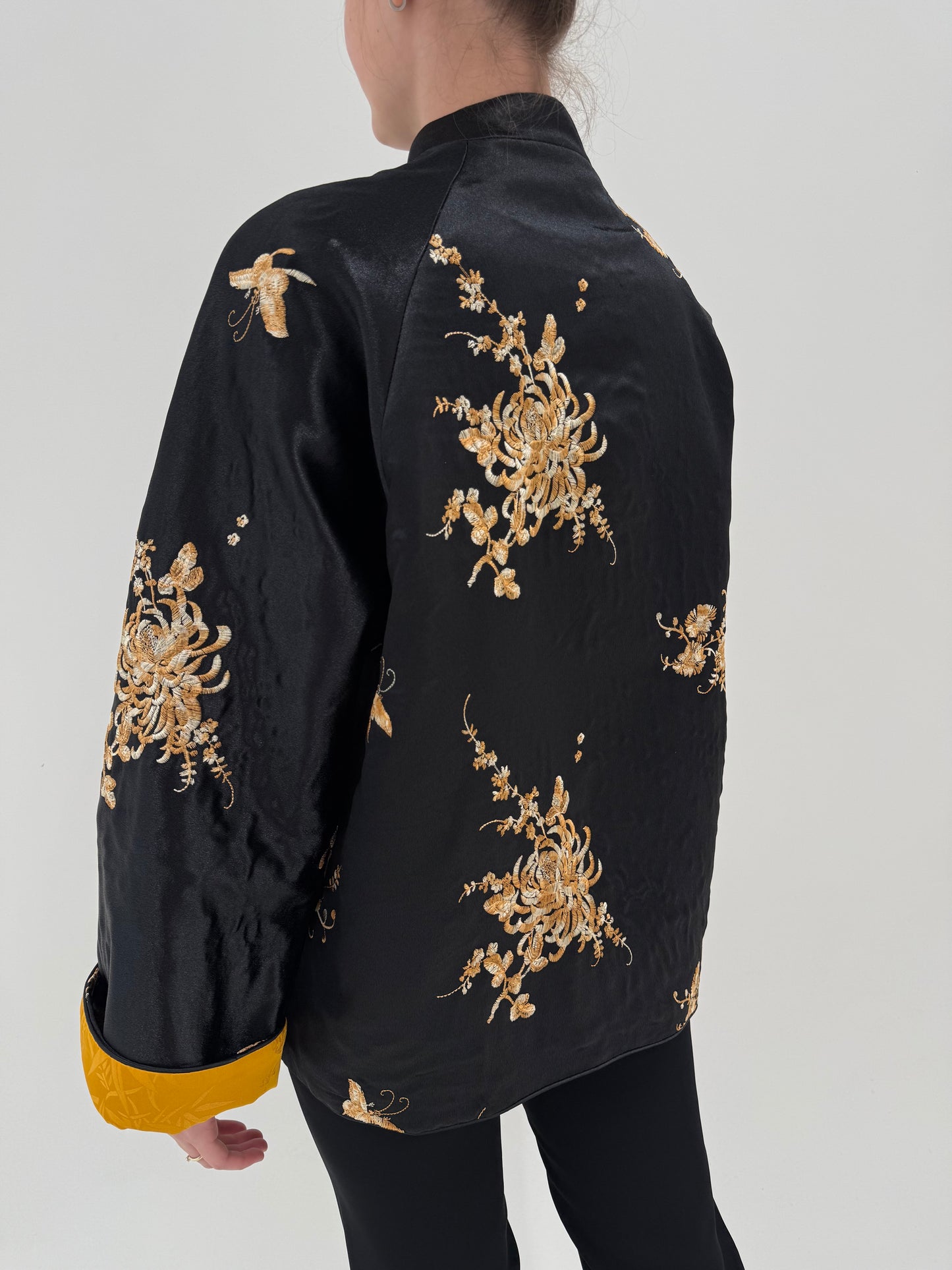 Jacheta în stil asiatic din mătase naturală brocart cu matlase fin interior