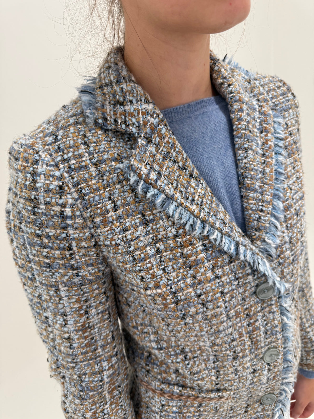 Sacou în stil Chanel din tweed excepțional camel cu baby blue în croi cambrat