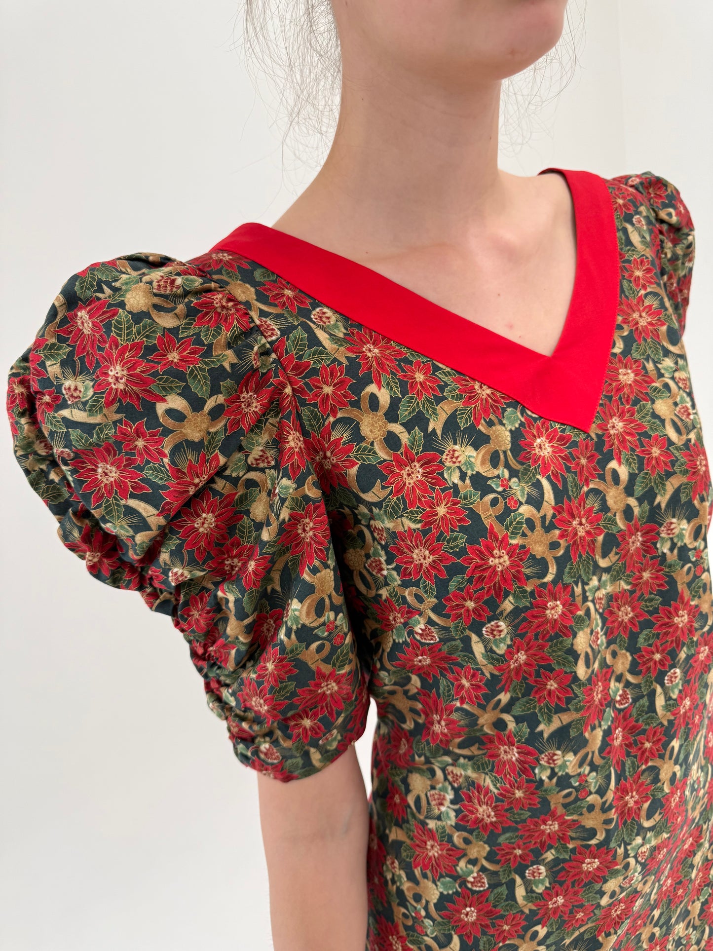 Rochie vintage excepțională în croi mermaid din pânză de bumbac