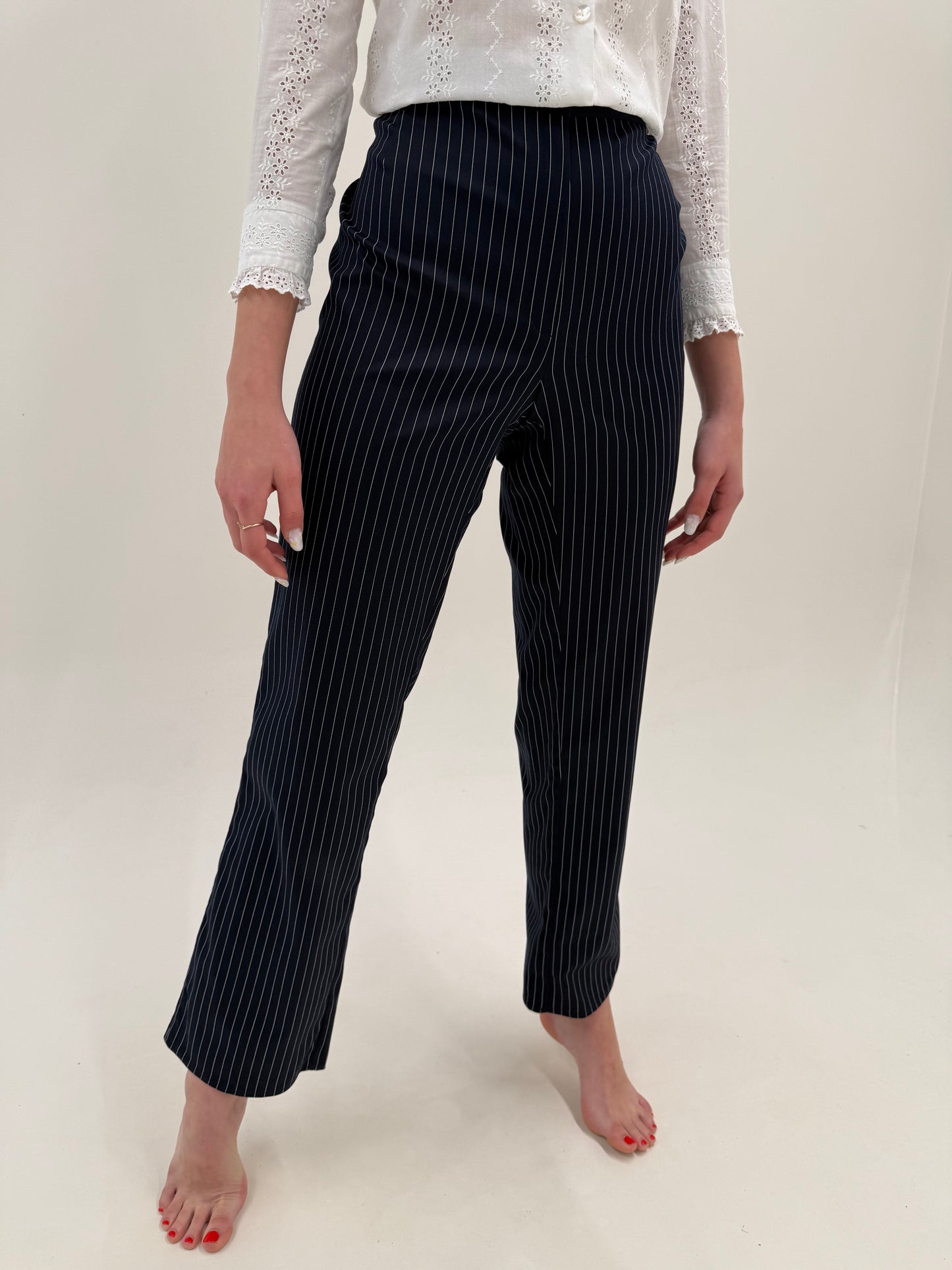 Pantaloni high end Madeleine din bumbac cu dungi fine verticale