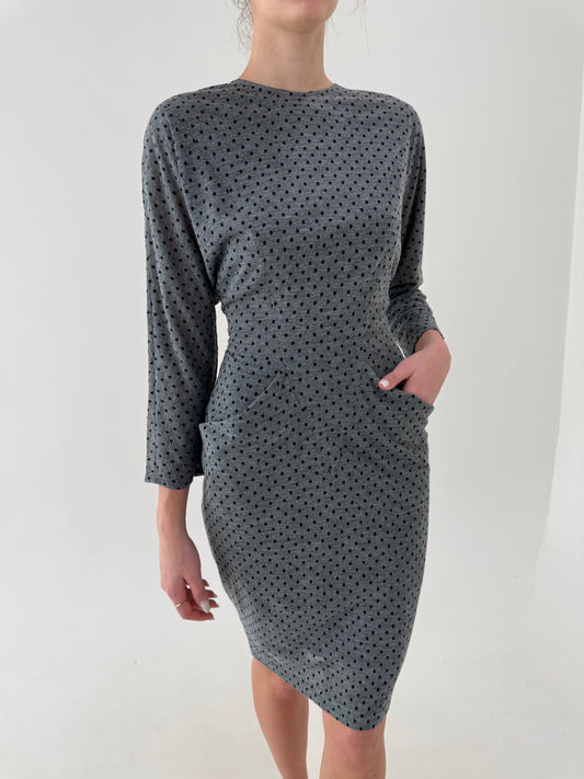 Rochie vintage cu buline , buzunare și mânecă fluture