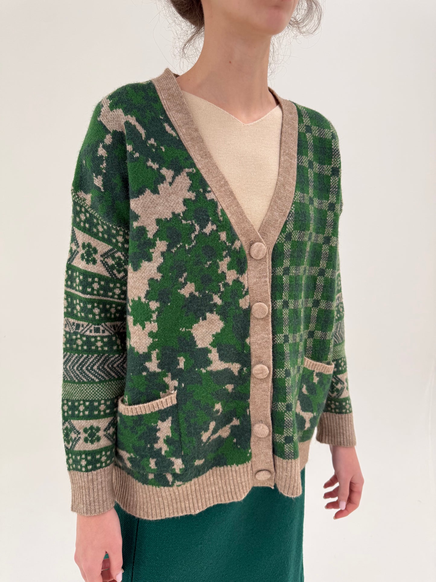 Cardigan super gros din lana merino extrafina camel cu nuanțe de verde