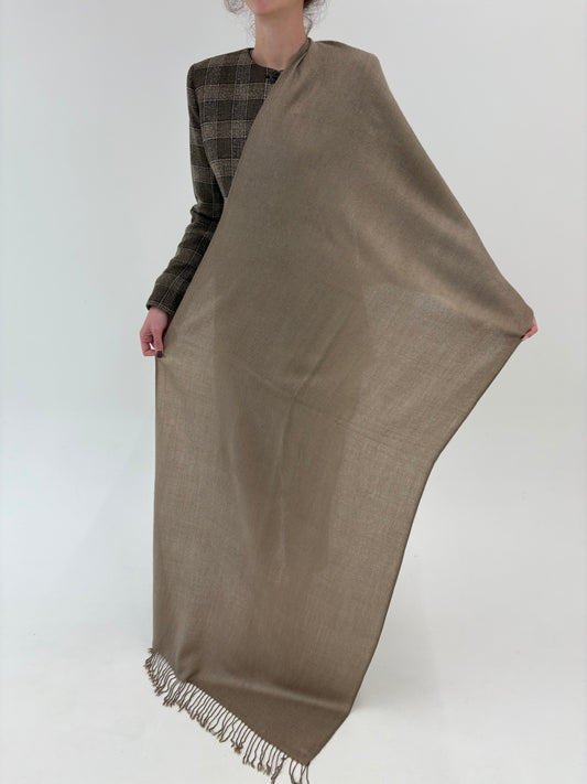 Shawl taupe din lana extrafina