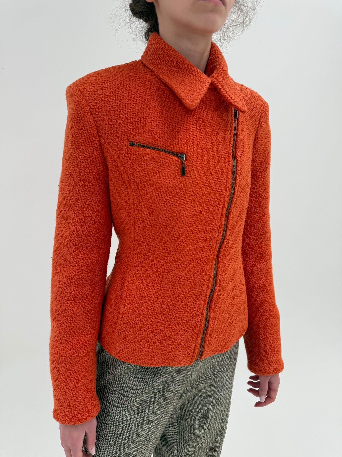 Jacheta cambrata oranj din tweed texturat superb din lana extrafina