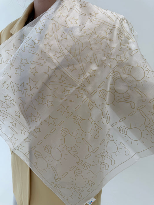 Eșarfă butter white din mătase naturală cu print camel