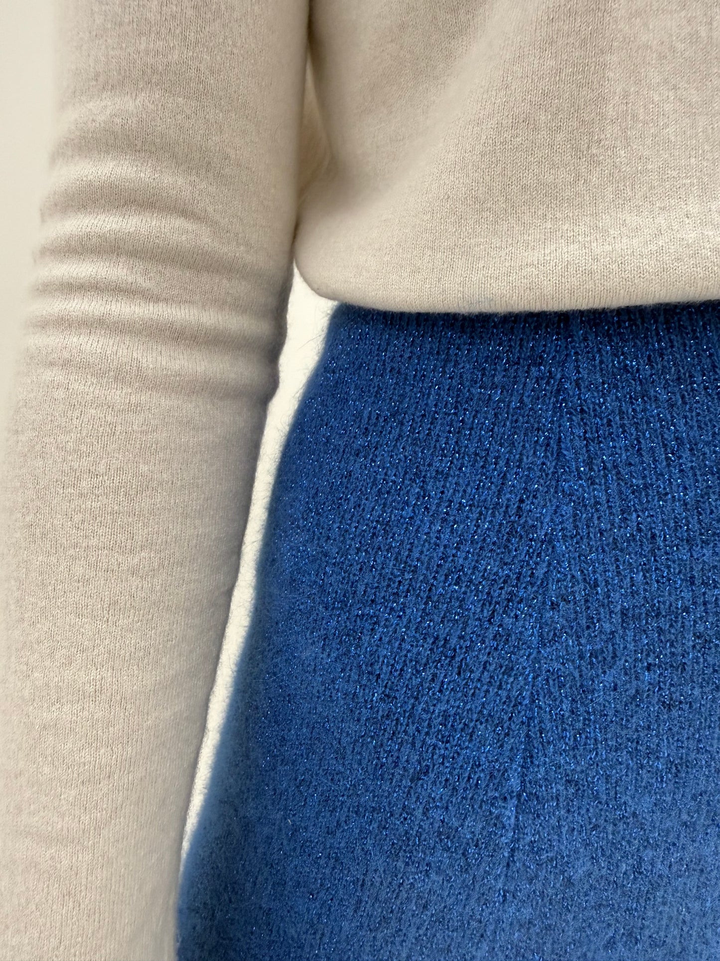 Fustă midi din tricot prețios de lana extrafina multiply și lurex delicat