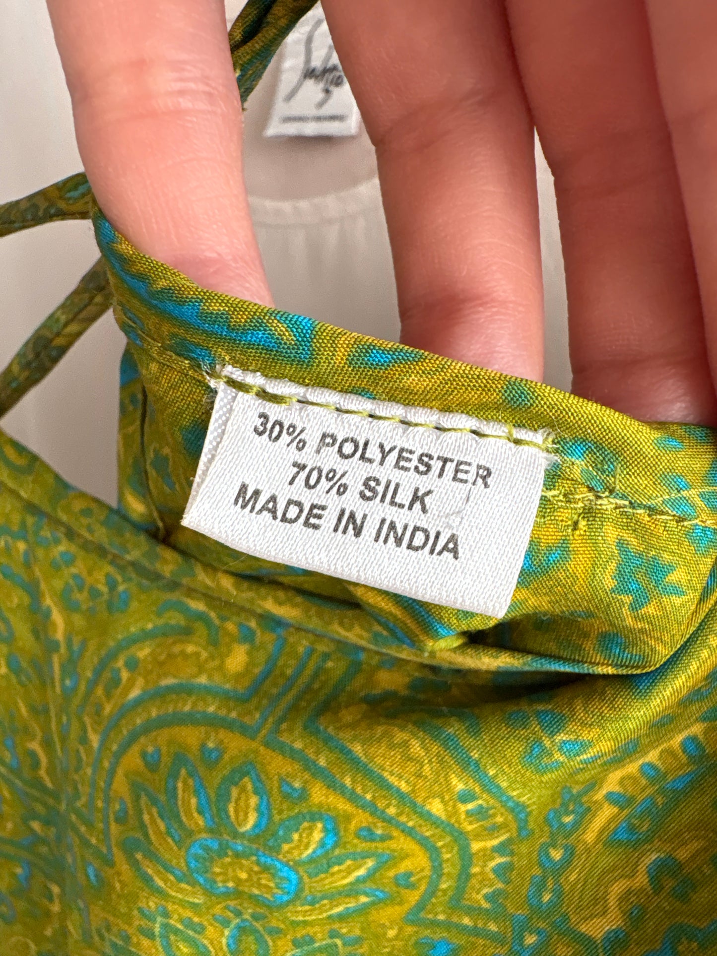 Rochie maxi 70% mătase naturală în nuanțe de verde cu print paisley și spate ușor reglabil