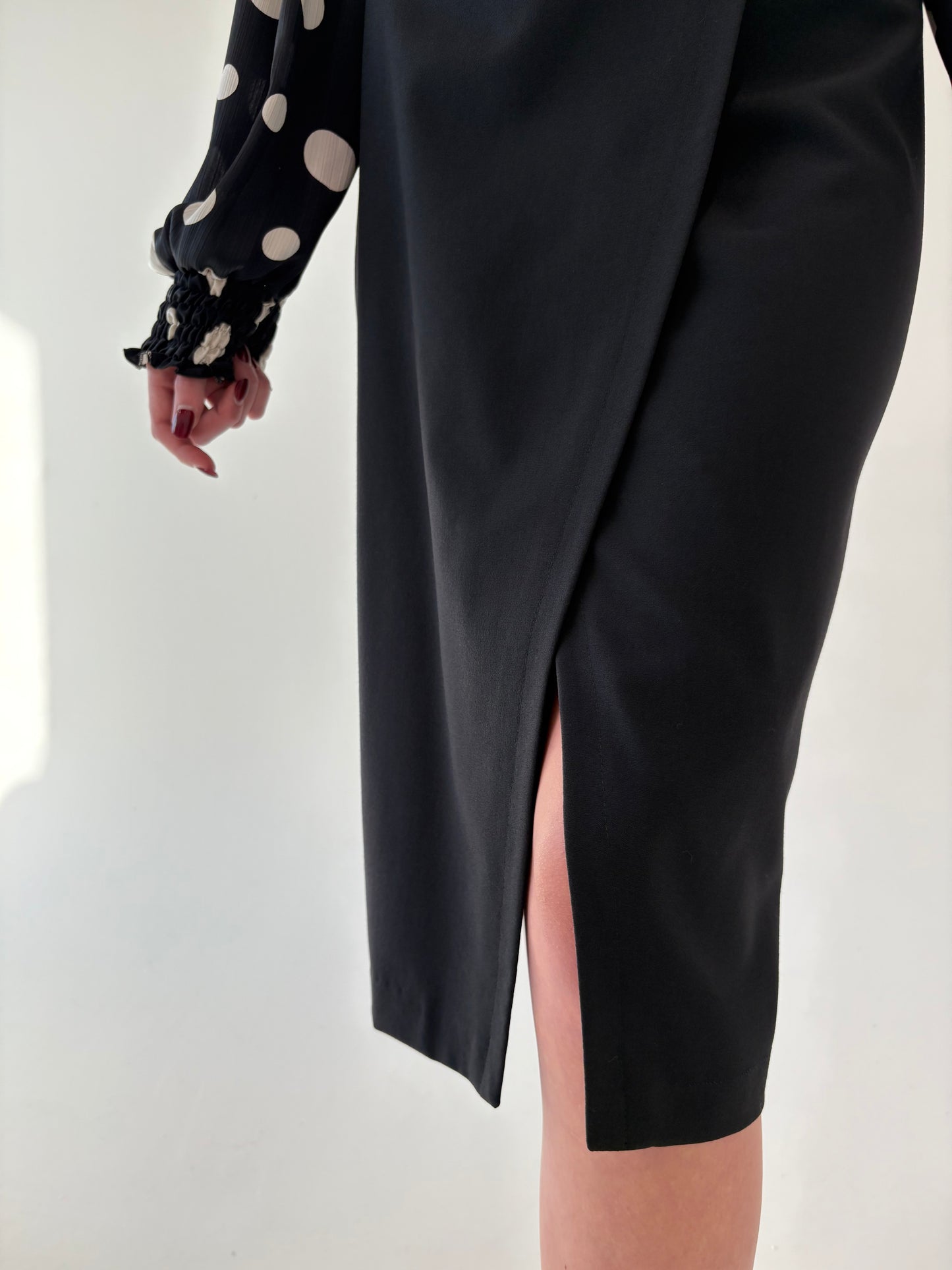 Fustă neagră petrecută ultra conică cu talie super înaltă marcată